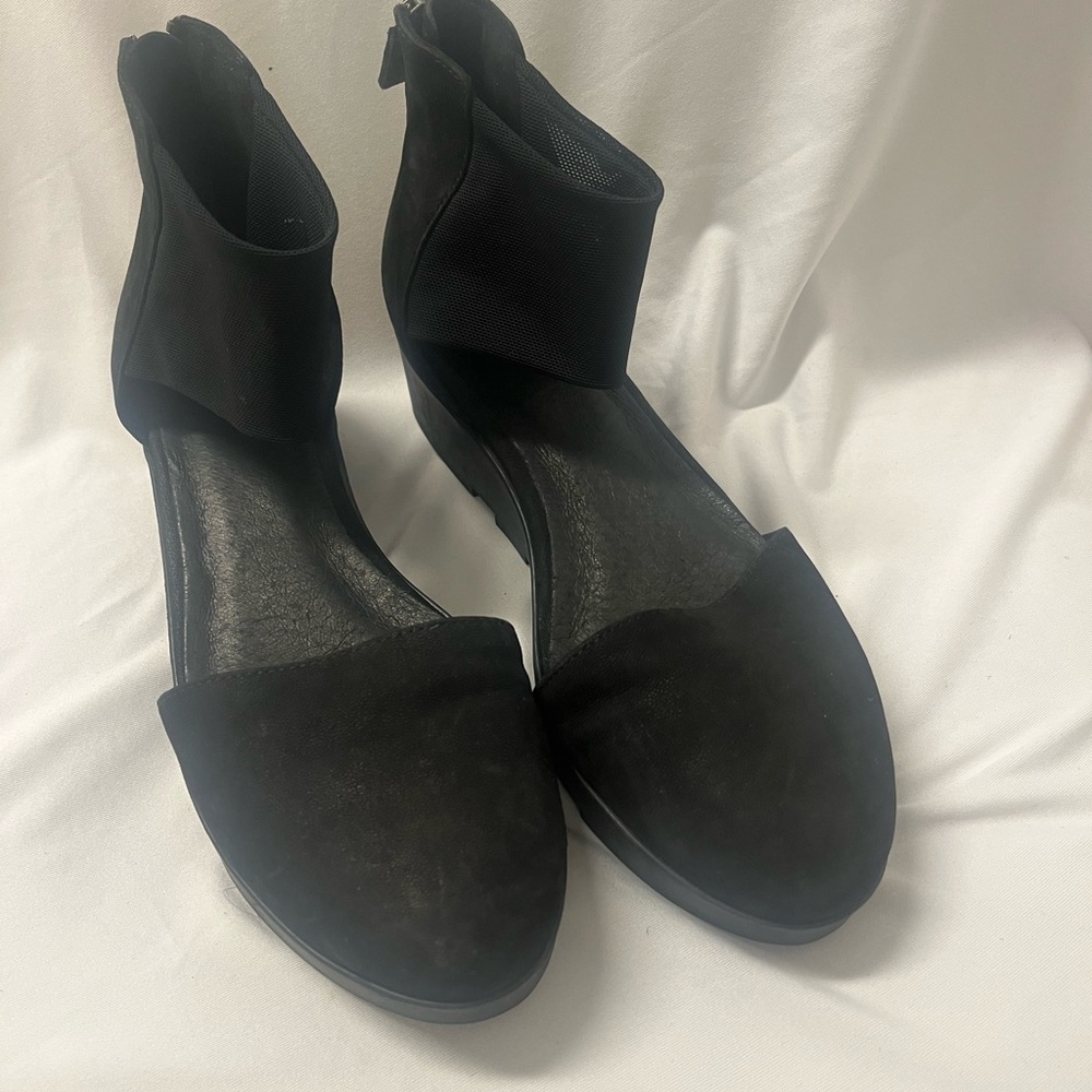 Eileen Fisher Black Suede shoes